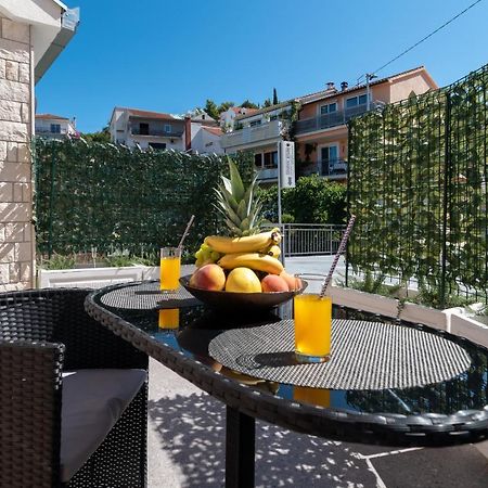 Apartment Gagula With Jacuzzi Трогир Экстерьер фото