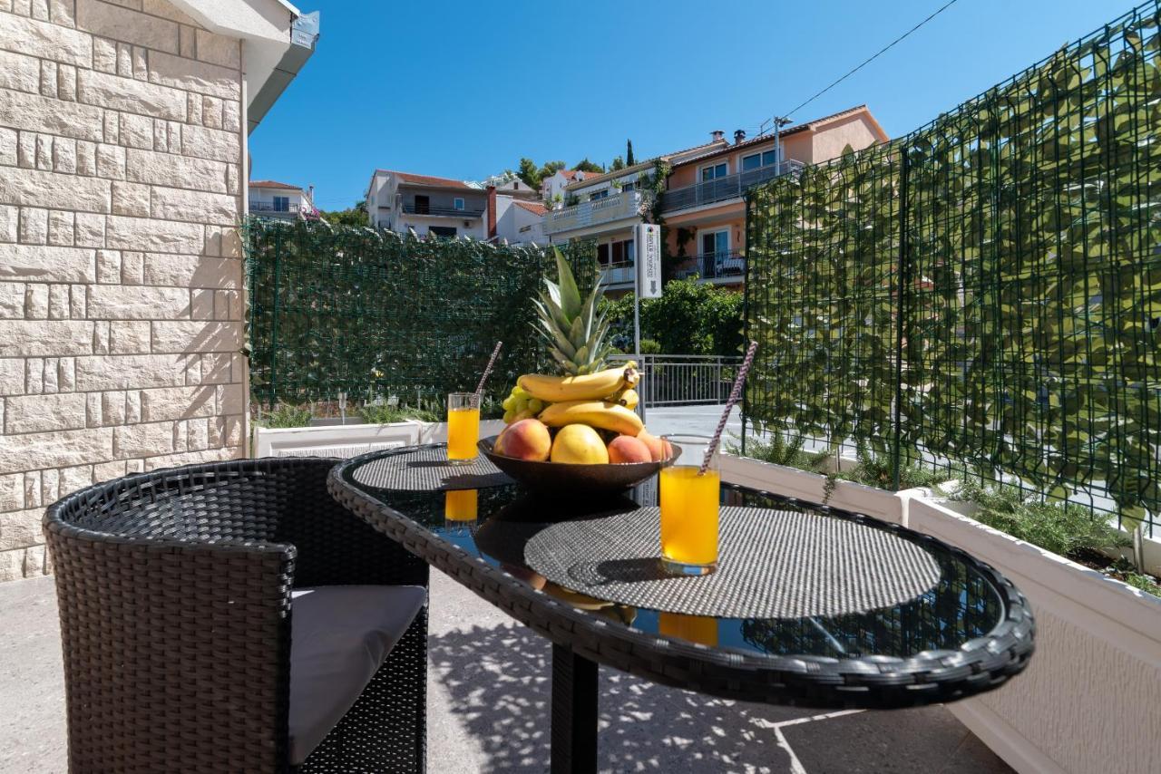 Apartment Gagula With Jacuzzi Трогир Экстерьер фото