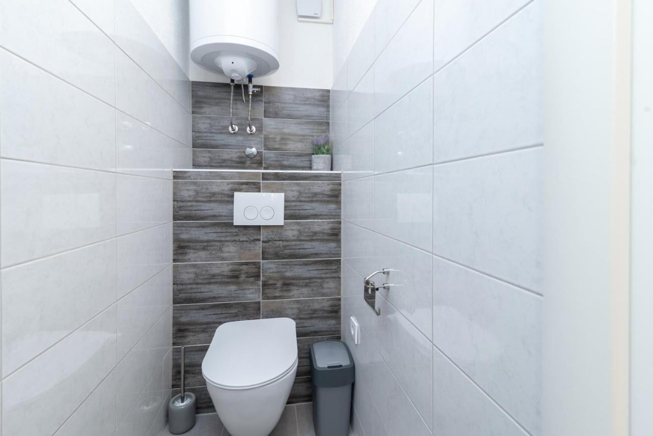 Apartment Gagula With Jacuzzi Трогир Экстерьер фото